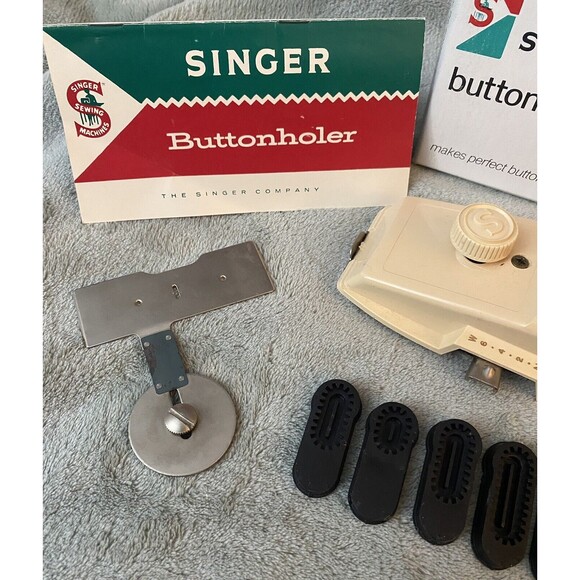 Vtg SINGER Buttonholer Automatic Buttonhole Stitch Attachment 4561 w/ Box & Book - Picture 7 of 12